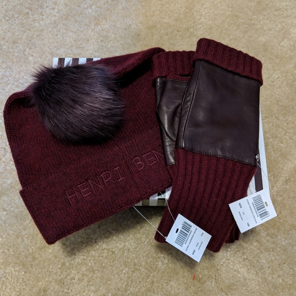 Hat and fingerless gloves